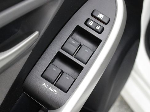 Used 2015 Toyota Prius Three image 14