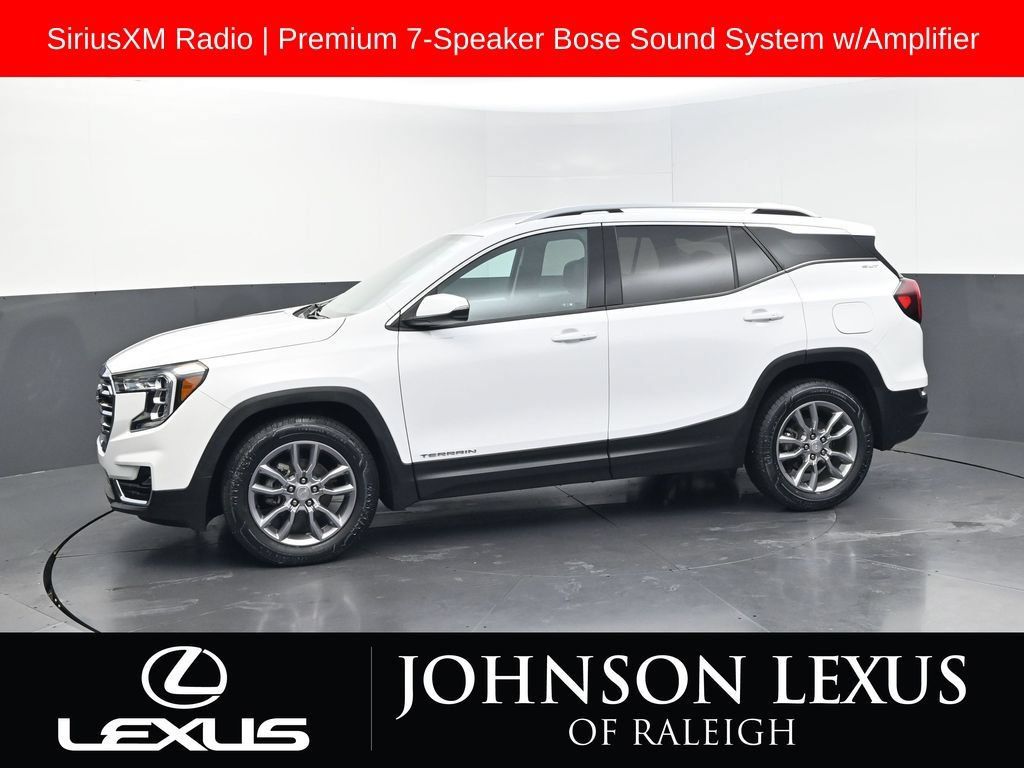 Used 2022 GMC Terrain SLT w/ Infotainment Package II FWD image 2