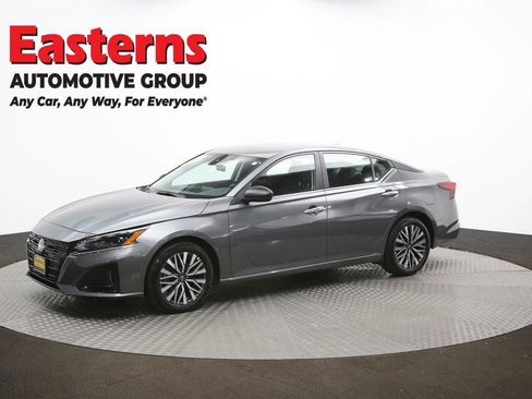 Used 2025 Nissan Altima 2.5 SV image 56