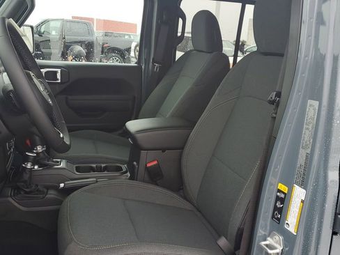 New 2026 Jeep Gladiator Sport image 17