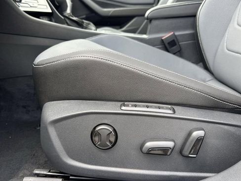 New 2025 Volkswagen Jetta SEL image 12