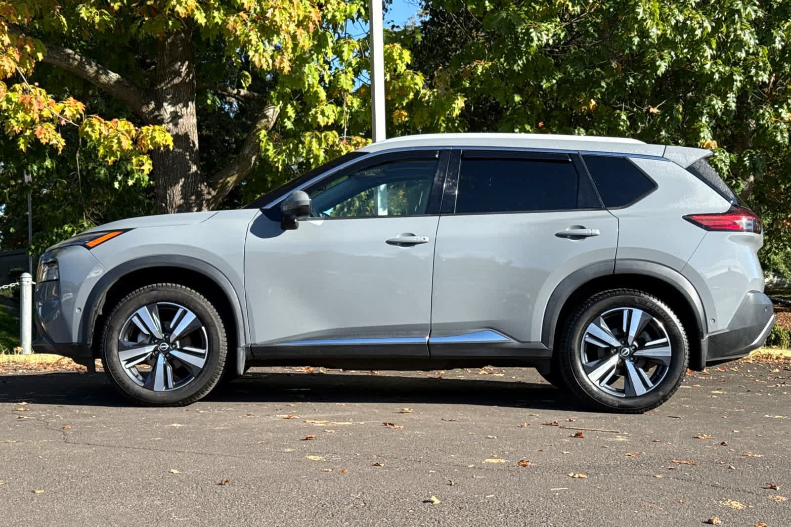 Used 2022 Nissan Rogue SL w/ SL Premium Package AWD/4WD image 5