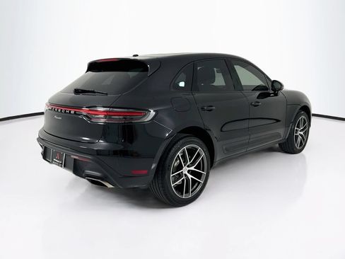 Certified 2024 Porsche Macan AWD/4WD image 9