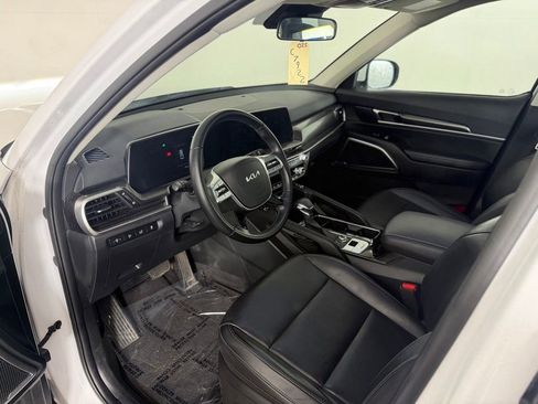 Used 2025 Kia Telluride S AWD/4WD image 14