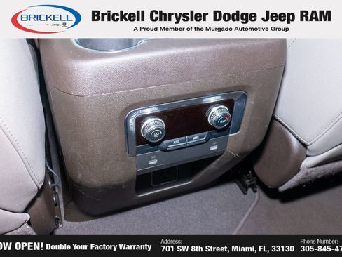 Used 2024 GMC Yukon XL SLT RWD image 24
