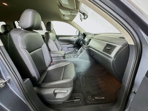Used 2018 Volkswagen Atlas SE image 32