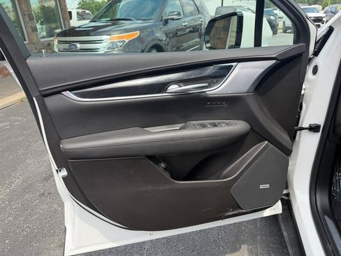 Used 2024 Cadillac XT5 Premium Luxury AWD/4WD image 13