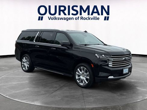 Used 2024 Chevrolet Suburban High Country w/ Max Trailering Package AWD/4WD image 1