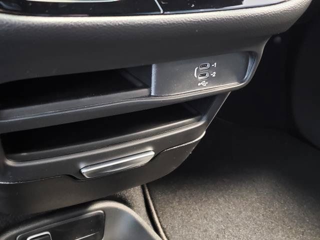 Used 2026 Chrysler Voyager LX FWD image 15