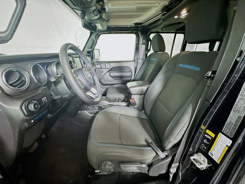 Used 2023 Jeep Wrangler Unlimited Rubicon 4xe w/ Steel Bumper Group AWD/4WD image 13