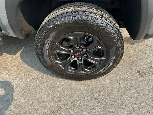 Used 2025 GMC Canyon Elevation w/ Convenience Package RWD image 11