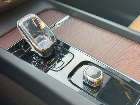 Used 2023 Volvo XC60 B5 Ultimate w/ Protection Package Premier image 16