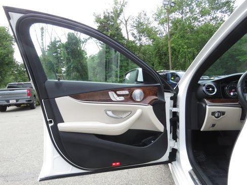 Used 2019 Mercedes-Benz E 450 4MATIC Sedan image 9