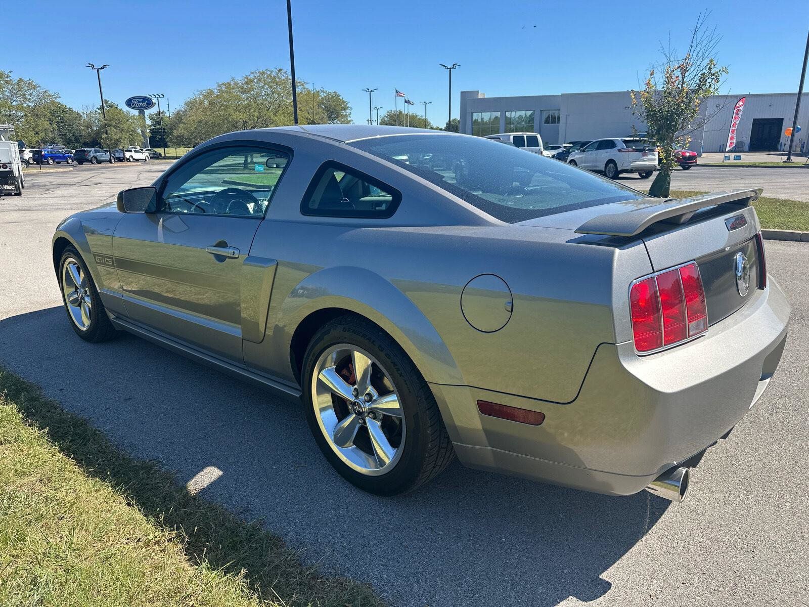Used 2009 Ford Mustang GT Premium RWD image 9