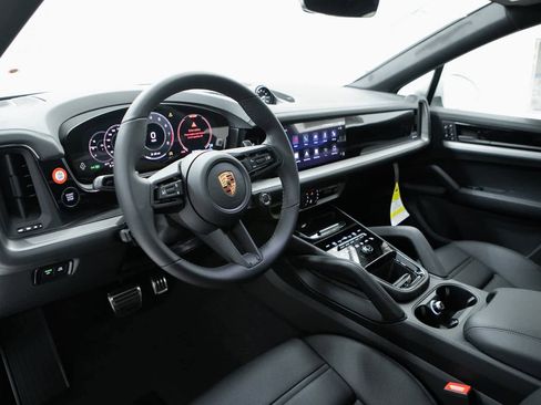 New 2026 Porsche Cayenne S image 4