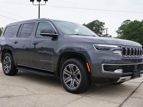 Used 2024 Jeep Wagoneer Series II image 2