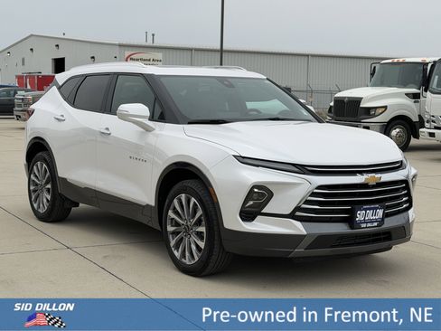 Certified 2025 Chevrolet Blazer Premier w/ Driver Confidence II Package AWD/4WD image 2