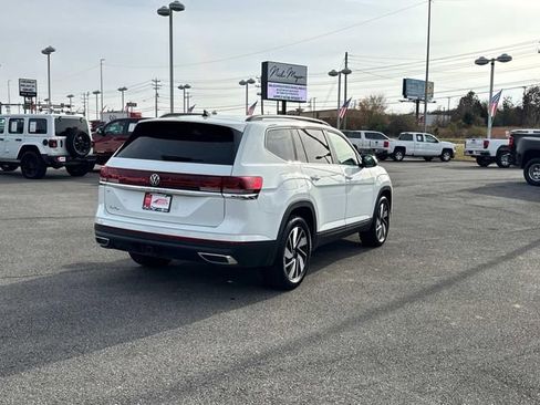 Used 2025 Volkswagen Atlas SE image 4