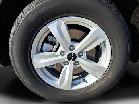 New 2026 Kia Sorento LX FWD image 11