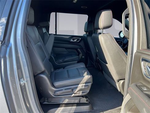 Used 2022 Chevrolet Suburban RST w/ Luxury Package image 18