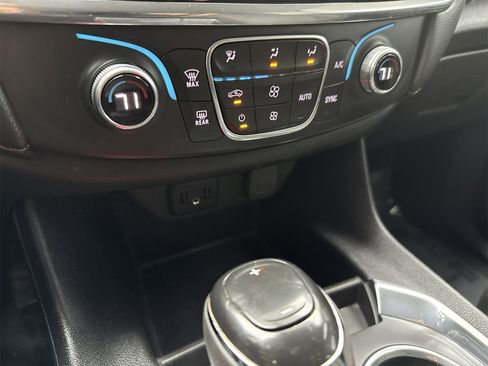 Used 2020 Chevrolet Traverse LS image 22