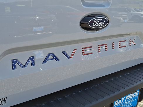 Certified 2025 Ford Maverick XLT w/ XLT Luxury Package AWD/4WD image 30