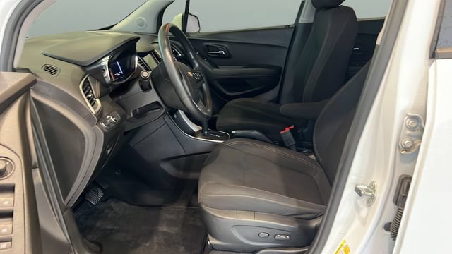 Used 2019 Chevrolet Trax LS w/ Fleet Convenience Package AWD/4WD image 7