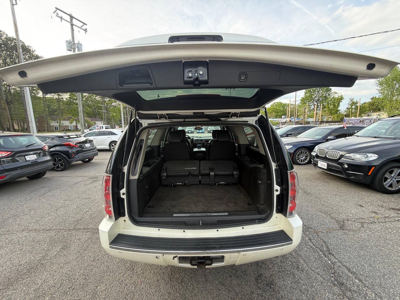 Used 2013 GMC Yukon XL Denali AWD/4WD image 15