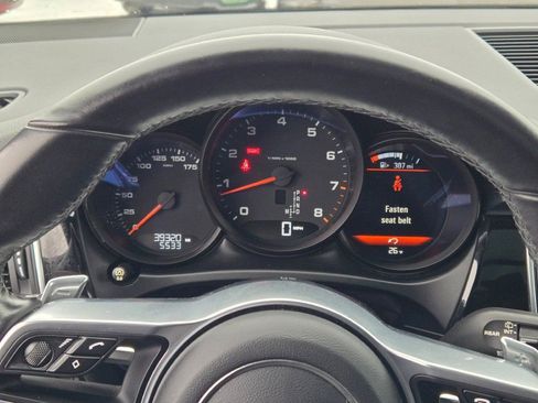 Used 2018 Porsche Macan image 34