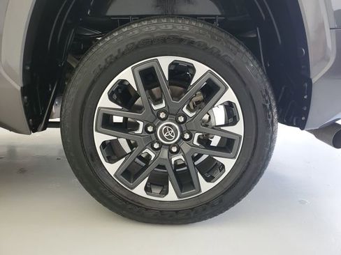 Used 2023 Toyota Tundra Limited AWD/4WD image 12