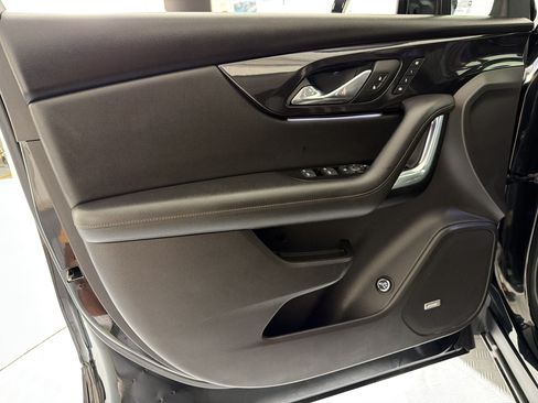 Used 2019 Chevrolet Blazer Premier w/ Sun and Wheels Package AWD/4WD image 12