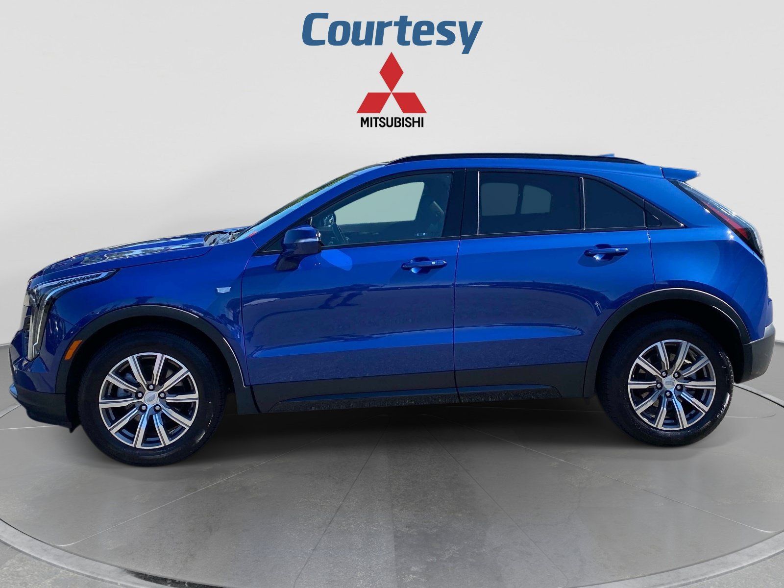 Used 2023 Cadillac XT4 Sport AWD/4WD image 2