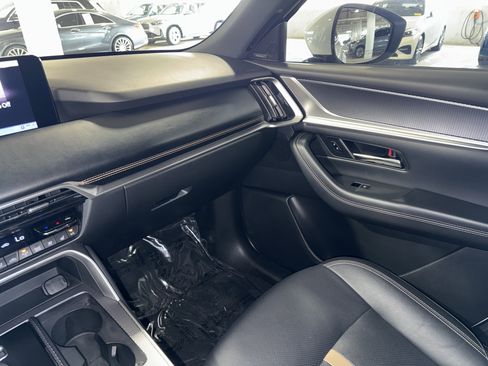 Used 2024 MAZDA CX-90 Plug-In Hybrid w/ Premium Plus image 30