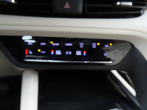 Used 2022 Buick Envision Essence w/ Technology Package I image 24