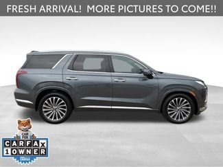Used 2024 Hyundai Palisade Calligraphy video 2
