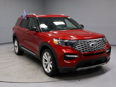 Certified 2022 Ford Explorer Platinum w/ Technology Package image 1