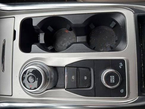 Used 2022 Ford Explorer XLT w/ Equipment Group 202A image 38