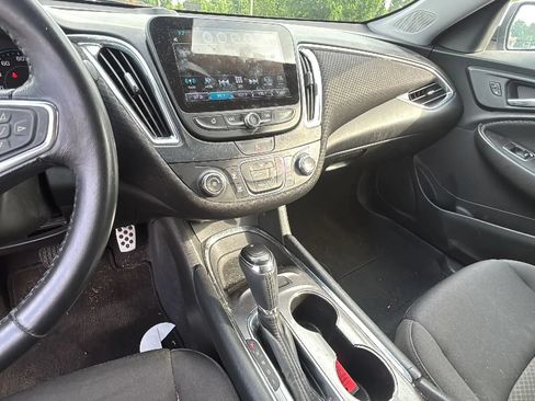 Used 2016 Chevrolet Malibu LT FWD image 12