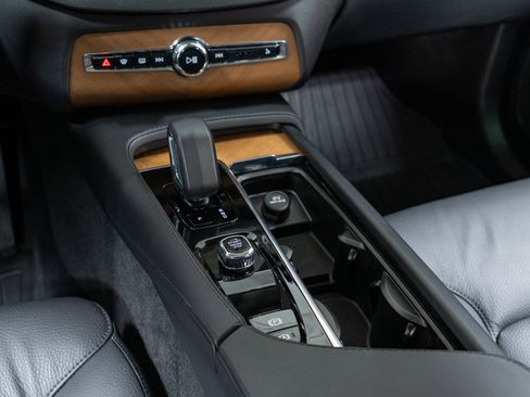 Used 2024 Volvo XC90 T8 Plus w/ Protection Package Premier image 20