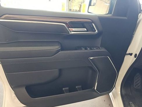Used 2023 Chevrolet Silverado 1500 LT AWD/4WD image 16