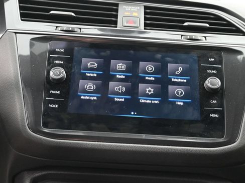Used 2024 Volkswagen Tiguan SE R-Line w/ MDO Package, Two-Row AWD/4WD image 11