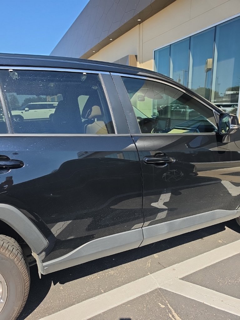 Used 2022 Toyota RAV4 XLE w/ Convenience Package FWD image 7