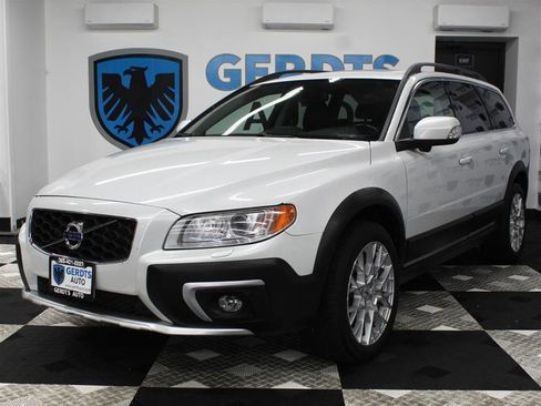 Used 2014 Volvo XC70 T6 w/ Climate Package image 1