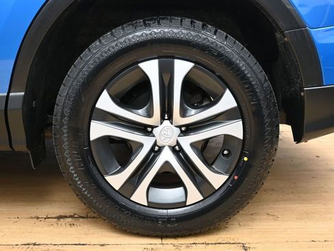 Used 2017 Toyota RAV4 LE w/ Carpet Mat Package image 14