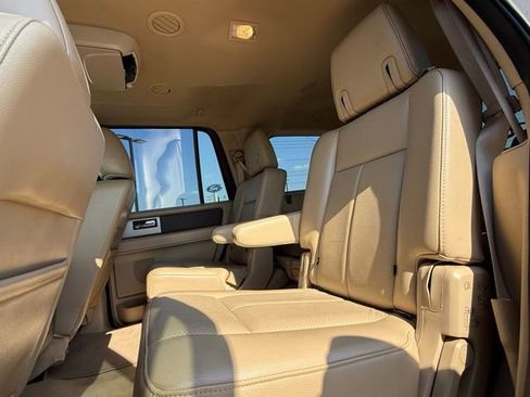 Used 2012 Ford Expedition XLT RWD image 16