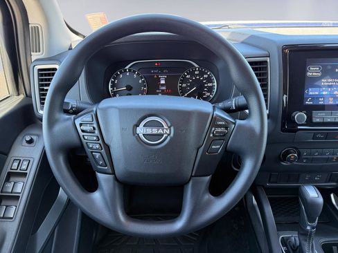 Used 2023 Nissan Frontier SV image 10
