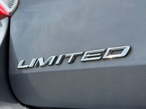 Used 2021 Ford Explorer Limited w/ Equipment Group 301A RWD image 17