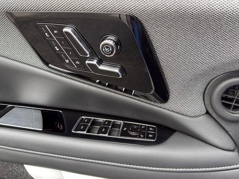 Certified 2025 Cadillac Optiq Luxury 2 AWD/4WD image 19