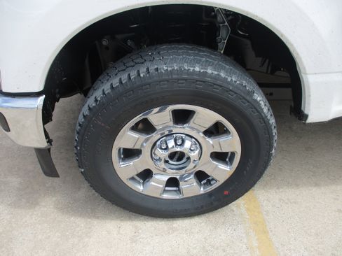 New 2026 Ford F250 4x4 Crew Cab Super Duty image 3