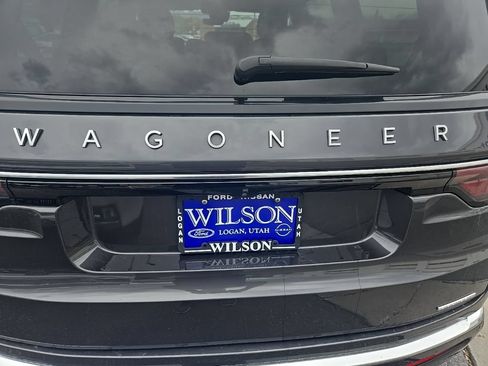 Used 2024 Jeep Wagoneer Series III AWD/4WD image 42